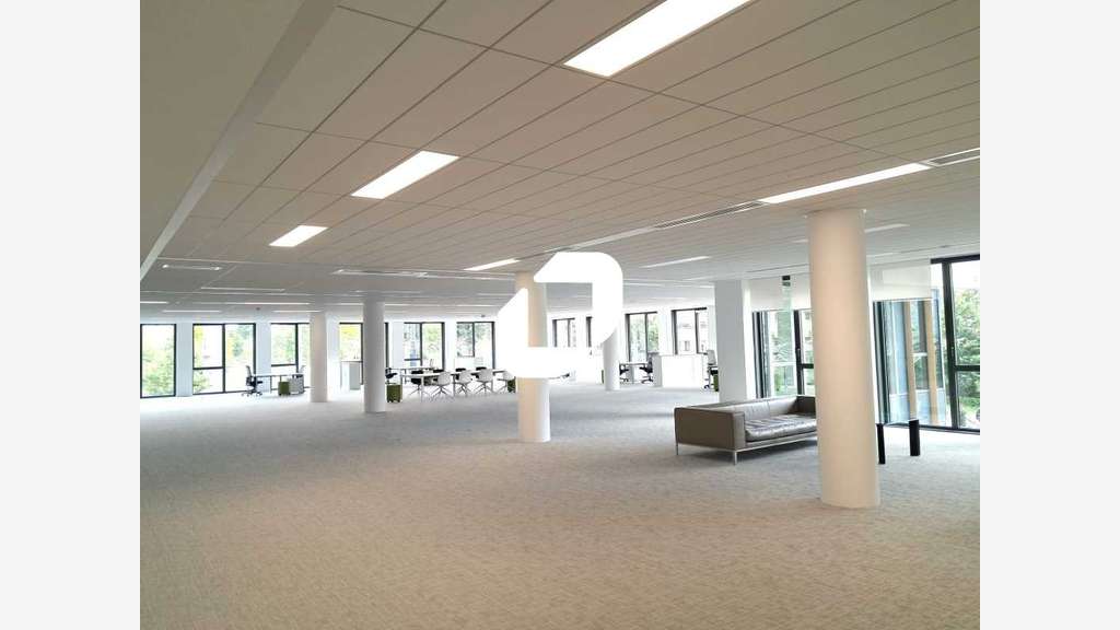 A louer Bureaux 1405m² Montigny le bretonneux