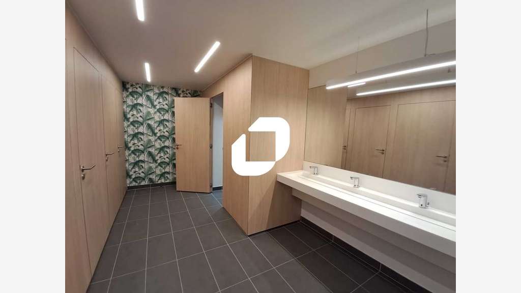 A louer Bureaux 1125m² Montigny le bretonneux