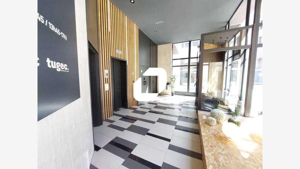A louer Bureaux 303m² Montigny le bretonneux