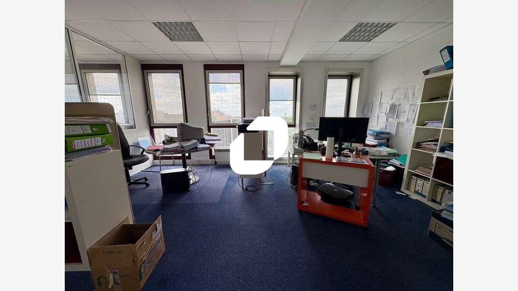 A louer Bureaux 93m² Montigny le bretonneux