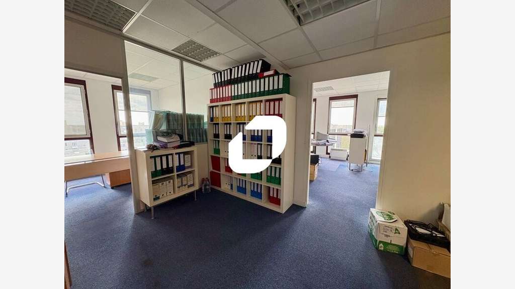 A louer Bureaux 93m² Montigny le bretonneux