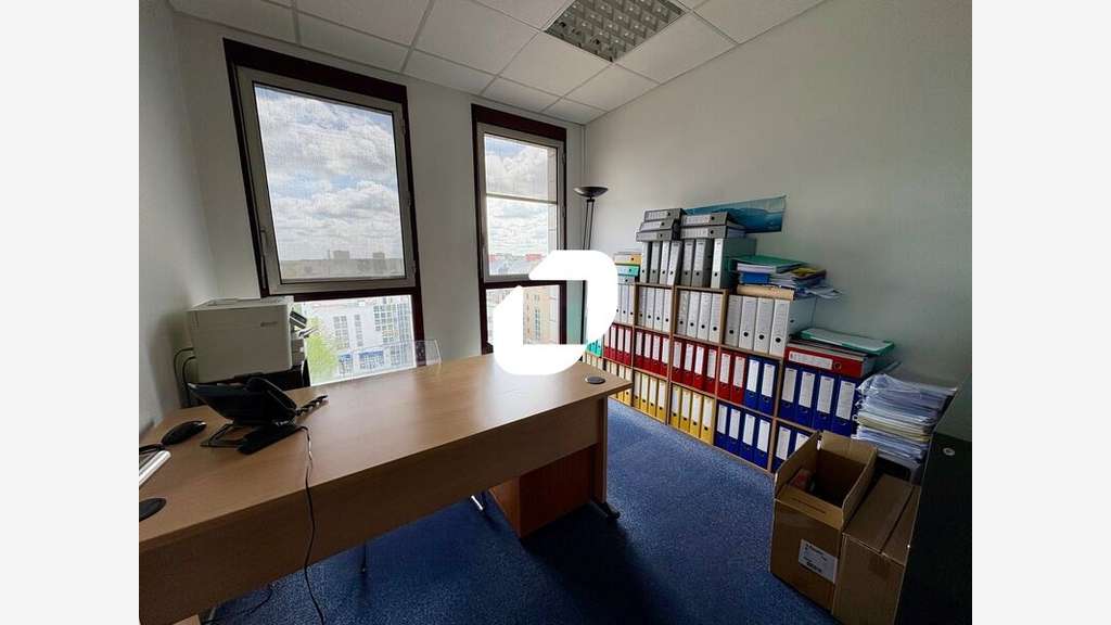A louer Bureaux 93m² Montigny le bretonneux