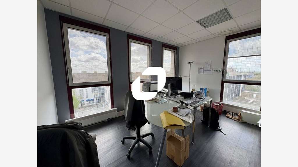 A louer Bureaux 93m² Montigny le bretonneux