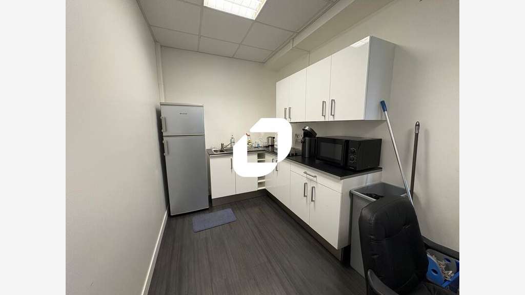 A louer Bureaux 93m² Montigny le bretonneux
