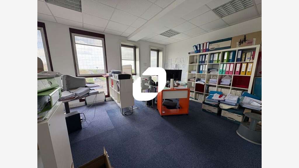 A louer Bureaux 93m² Montigny le bretonneux