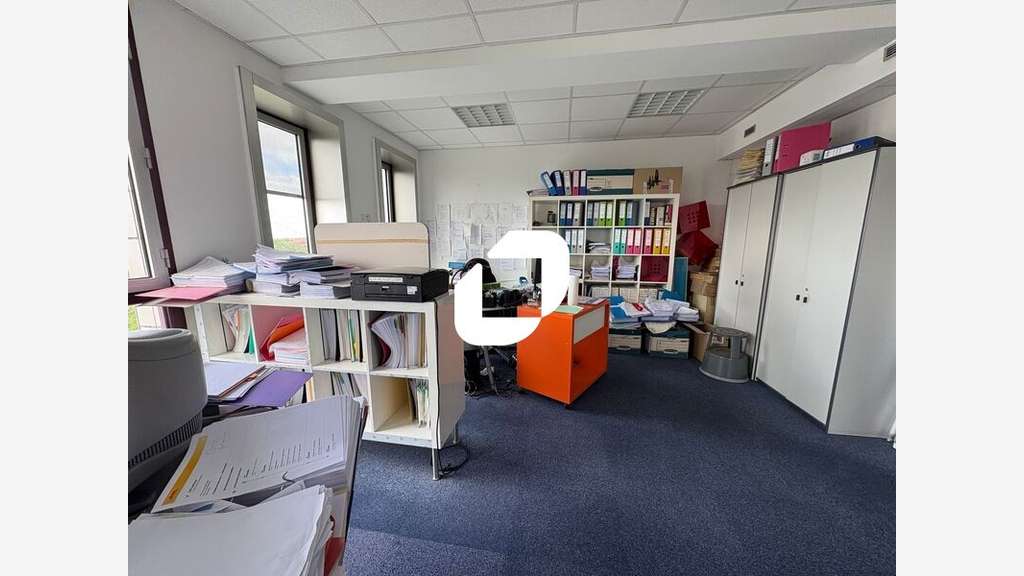 A louer Bureaux 93m² Montigny le bretonneux