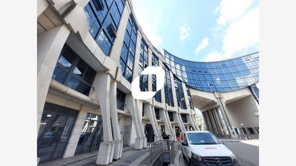 A louer Bureaux 435m² Montigny le bretonneux