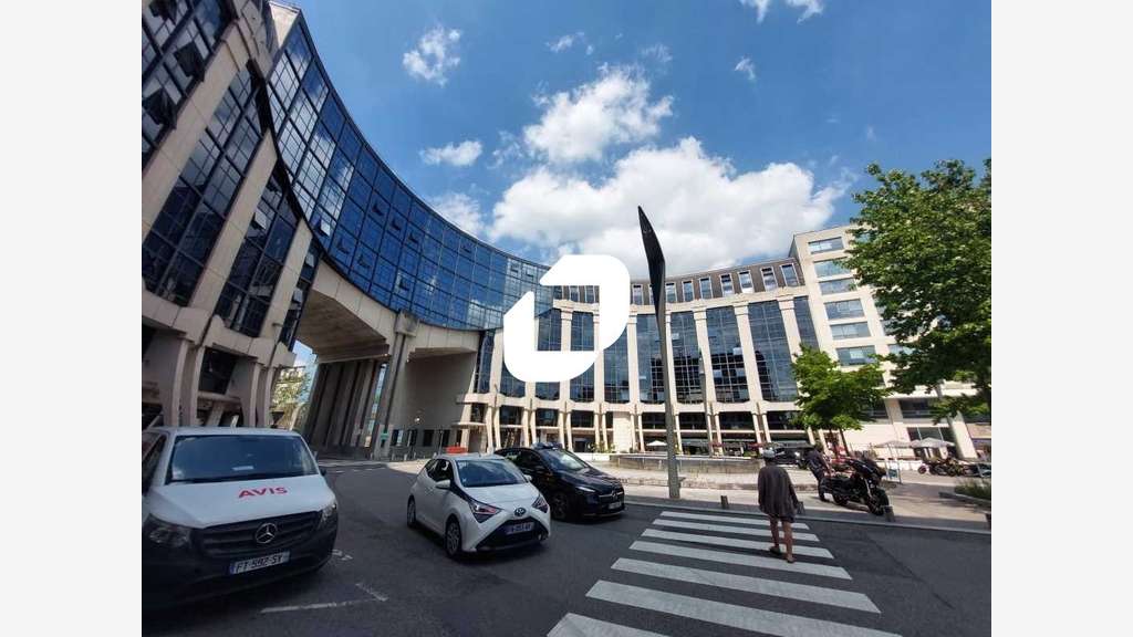 A louer Bureaux 435m² Montigny le bretonneux
