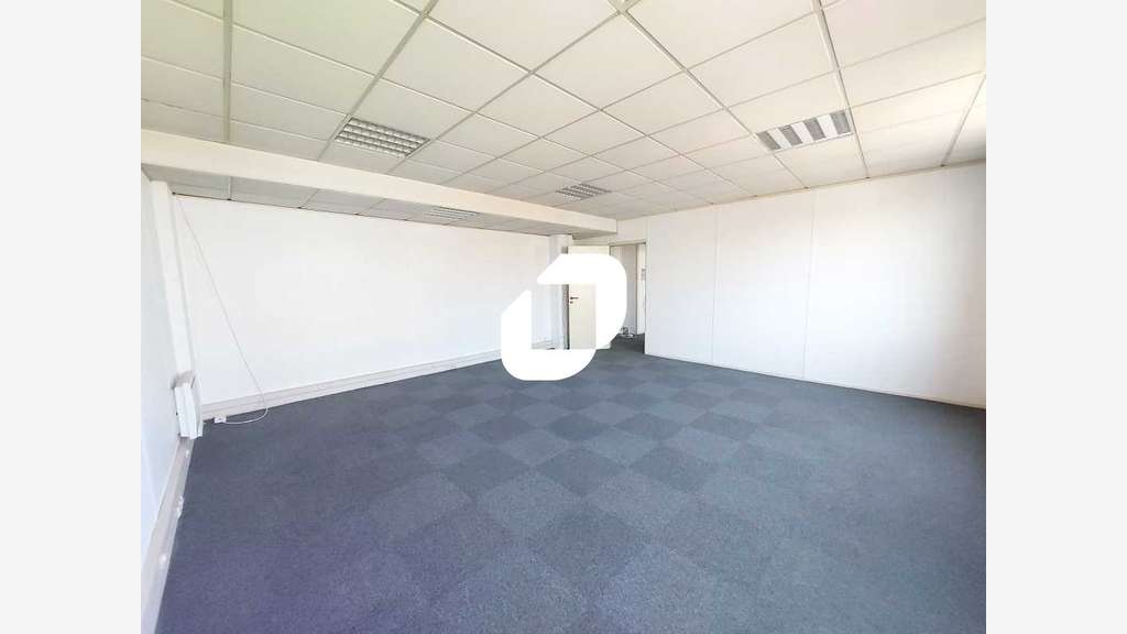 A louer Bureaux 135m² Montigny le bretonneux