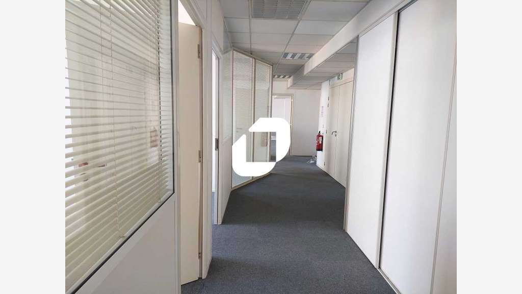 A louer Bureaux 135m² Montigny le bretonneux