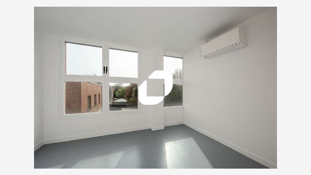 A louer Bureaux 256m² Montigny le bretonneux