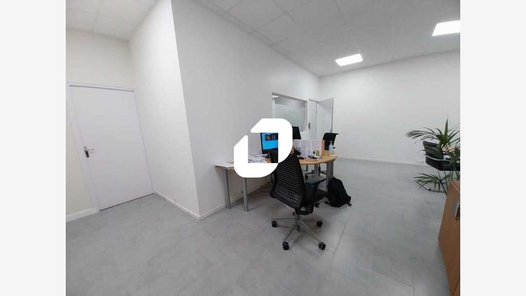 A louer Bureaux 56m² Montigny le bretonneux