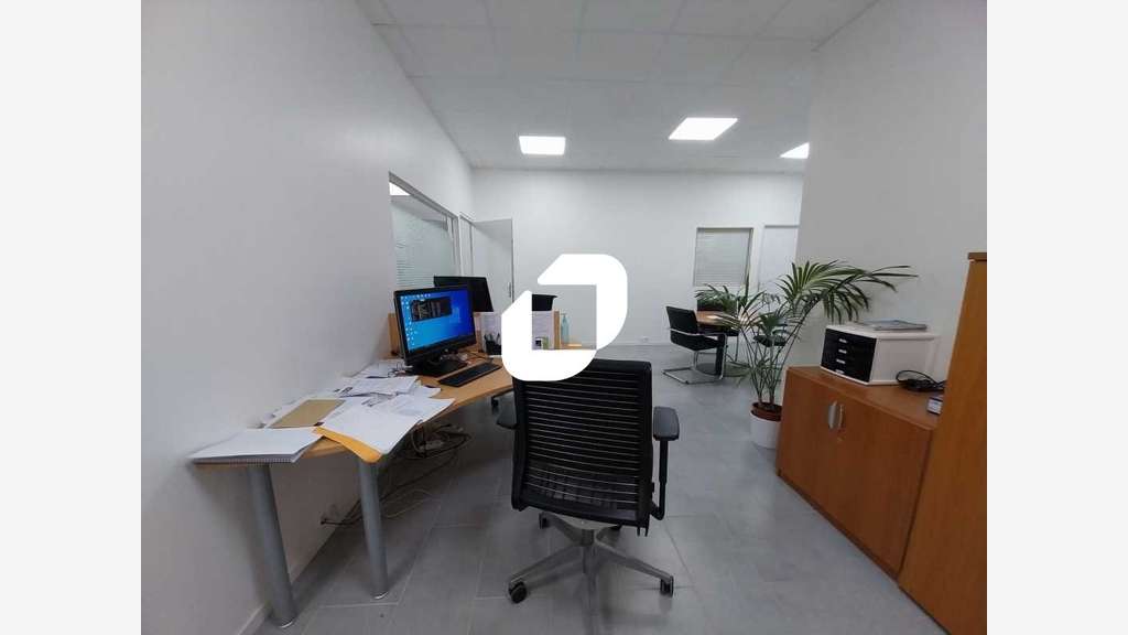 A louer Bureaux 56m² Montigny le bretonneux