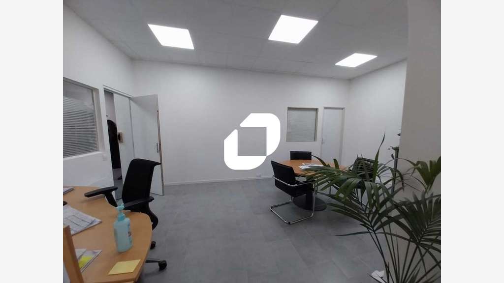 A louer Bureaux 56m² Montigny le bretonneux