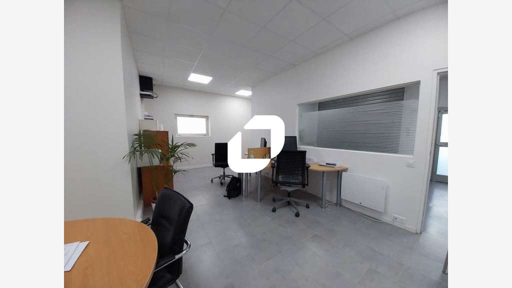 A louer Bureaux 137m² Montigny le bretonneux