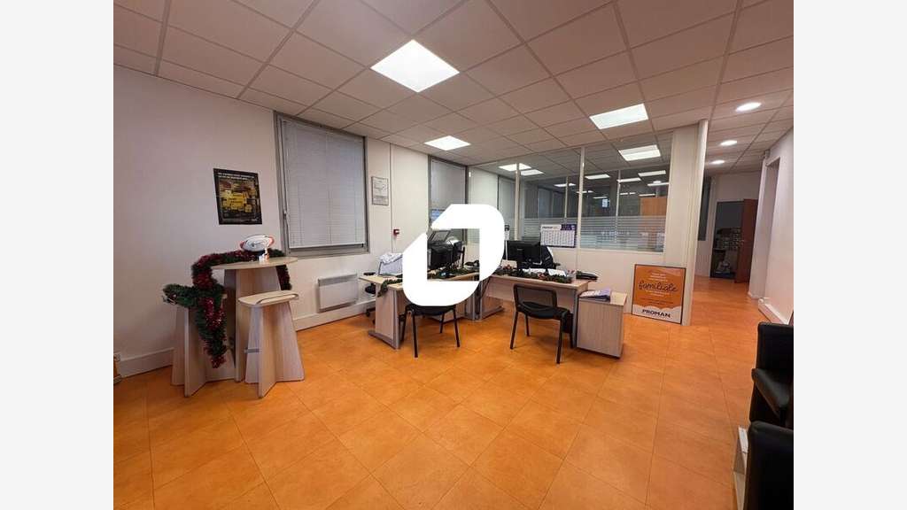 A louer Bureaux 95m² Montigny le bretonneux
