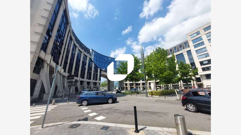 A louer Bureaux 280m² Montigny le bretonneux