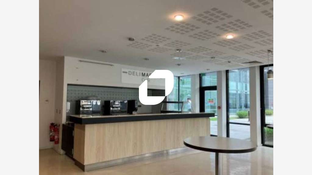 A louer Bureaux 1500m² Montigny le bretonneux