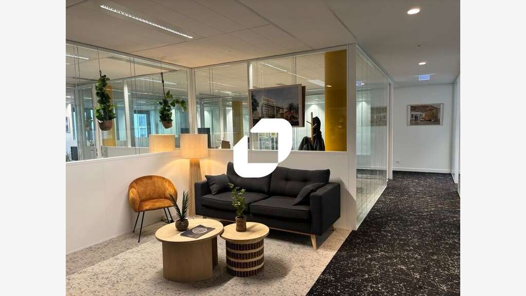 A louer Bureaux 360m² Montigny le bretonneux