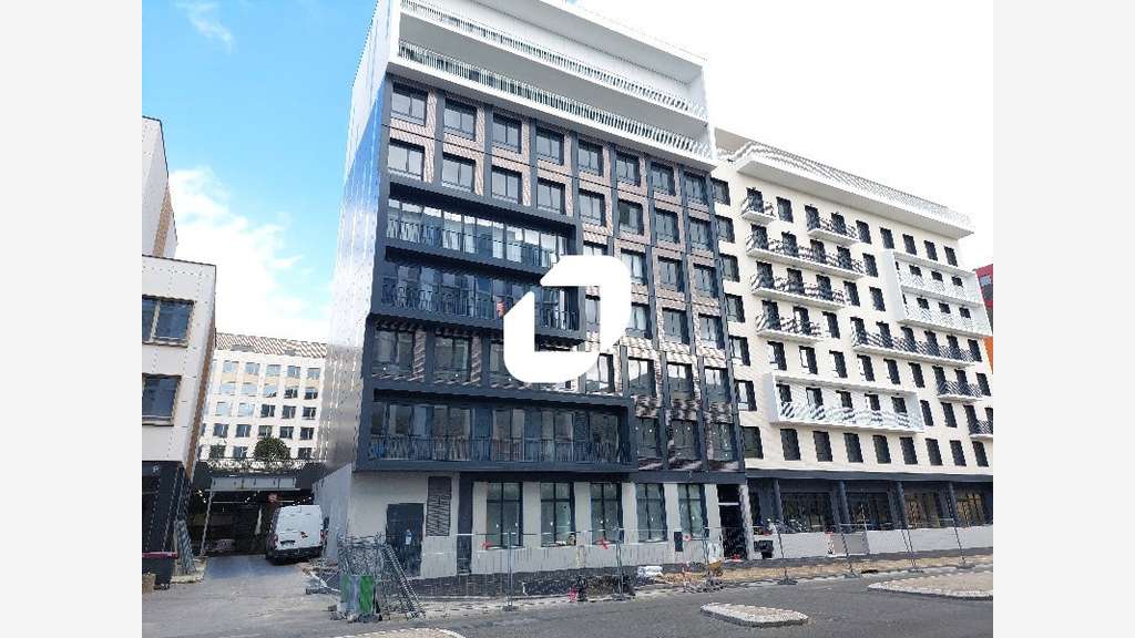 A louer Bureaux 360m² Montigny le bretonneux