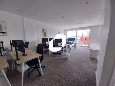 A louer Bureaux 360m² Montigny le bretonneux