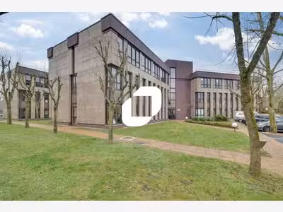 A louer Bureaux 835m² Montigny le bretonneux