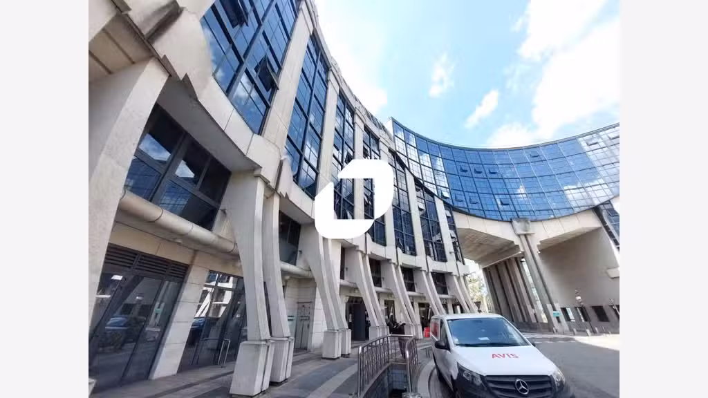 A louer Bureaux 435m² Montigny le bretonneux