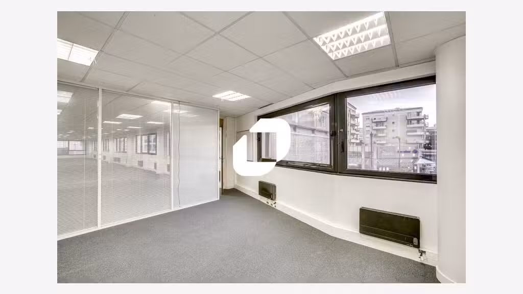 A louer Bureaux 602m² Montigny le bretonneux