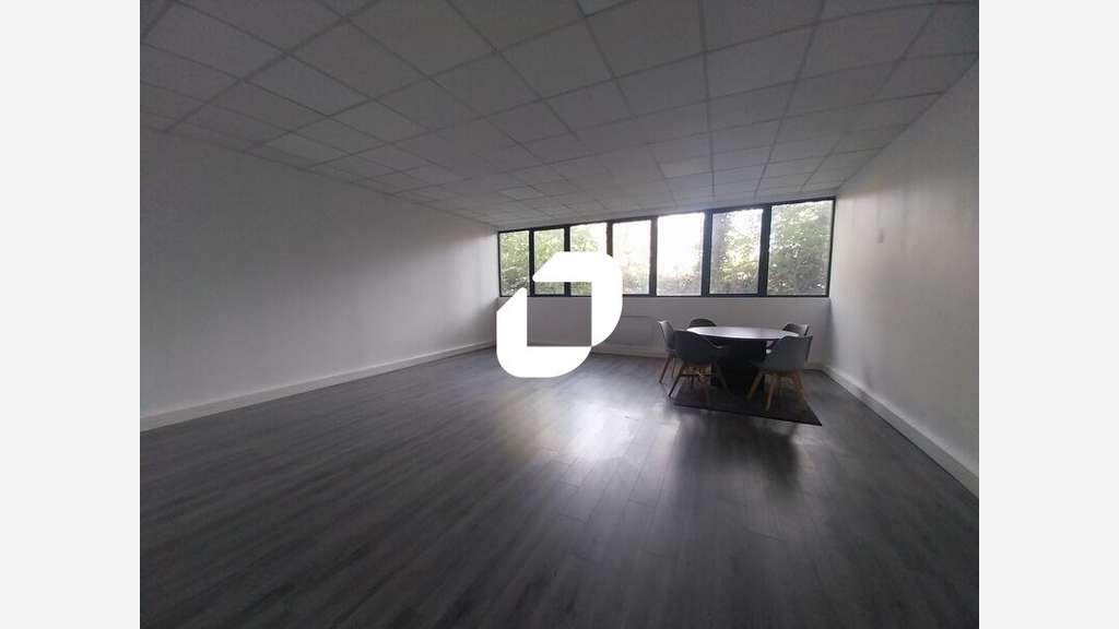 A louer Bureaux 78m² Montigny le bretonneux