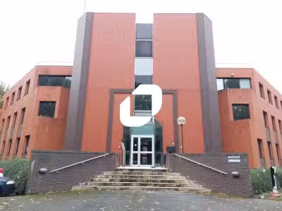 A louer Bureaux 220m² Montigny le bretonneux