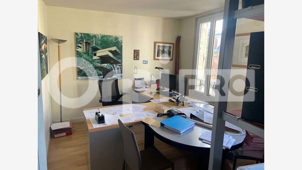 Local professionnel à louer à Montivilliers centre