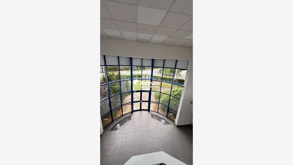 Immeuble bureaux de 1260m² à louer à Montivilliers