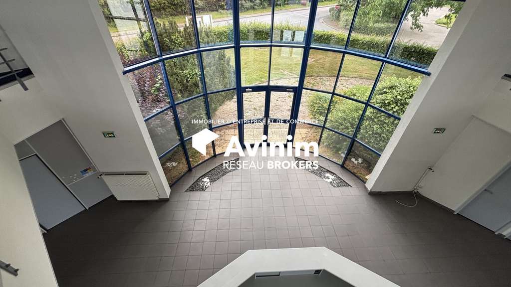 Immeuble bureaux de 1260m² à louer à Montivilliers