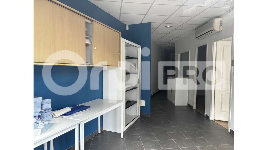 Bureau 156m² à louer à Montluçon