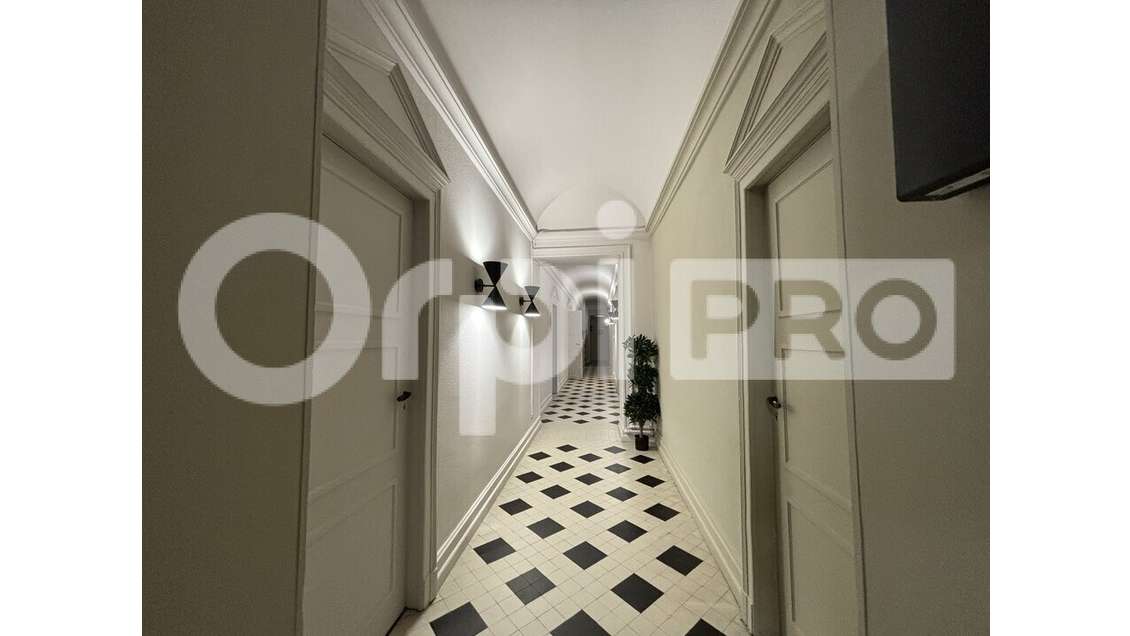 A louer locaux professionnels de 240m² à Montluçon