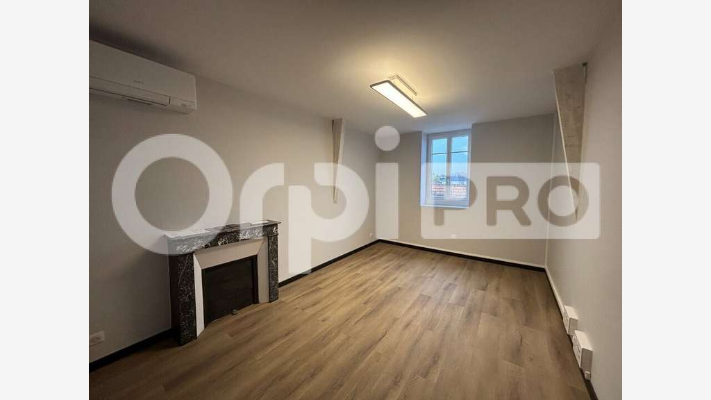 Bureaux 208m² à louer en centre-ville de Montluçon