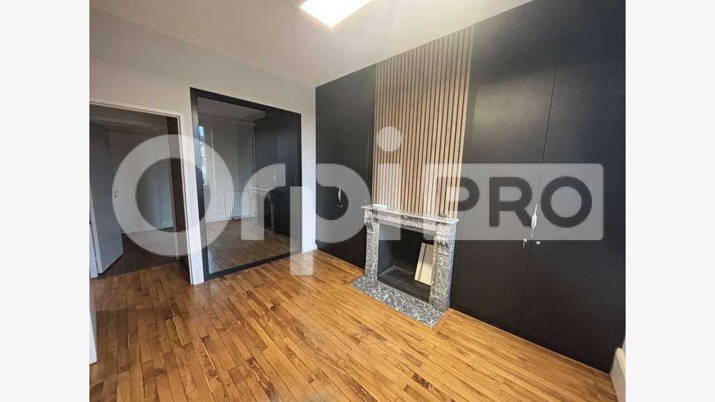 Bureaux 208m² à louer en centre-ville de Montluçon