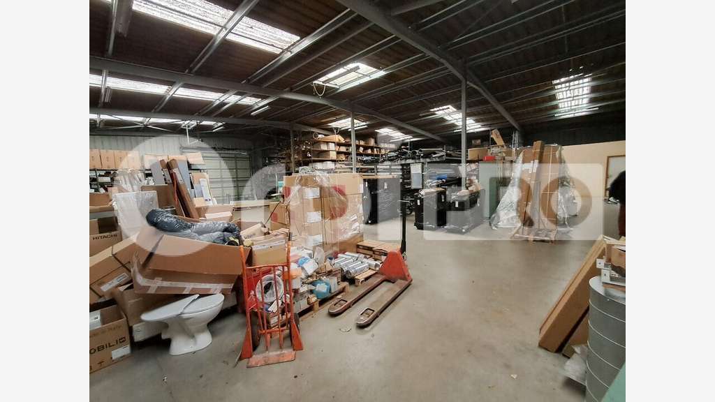A louer local atelier bureau de 750m² à Montluçon