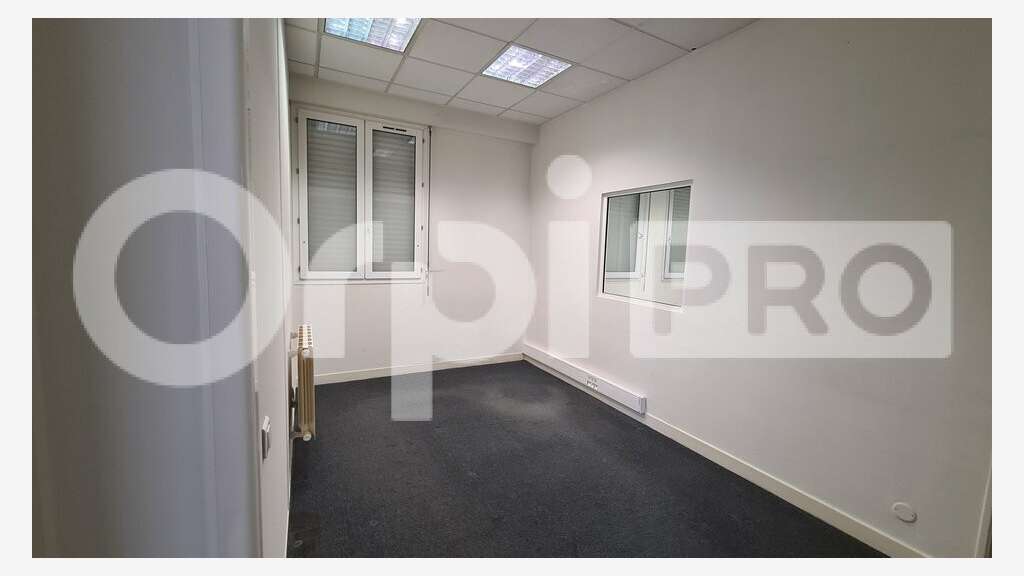 Bureaux 134m² RDC à louer à Montluçon