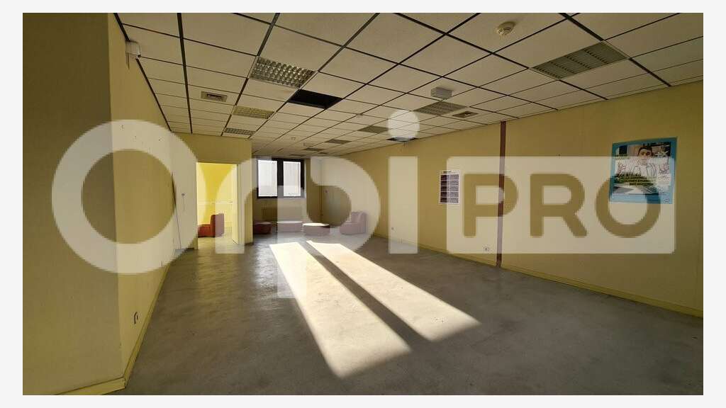 Bureau 350m² à louer à Montluçon centre