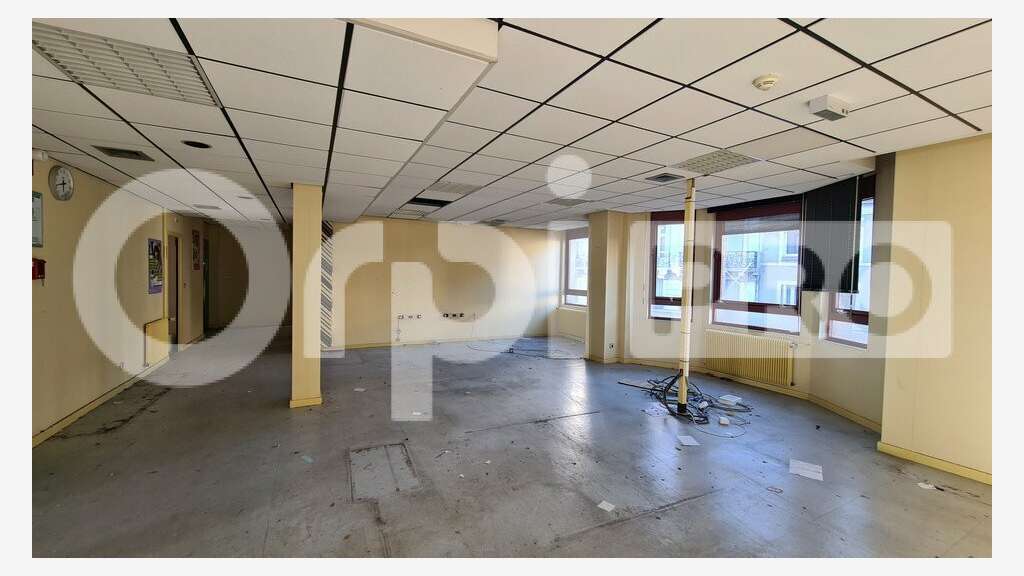 Ensemble de bureaux à louer à Montluçon