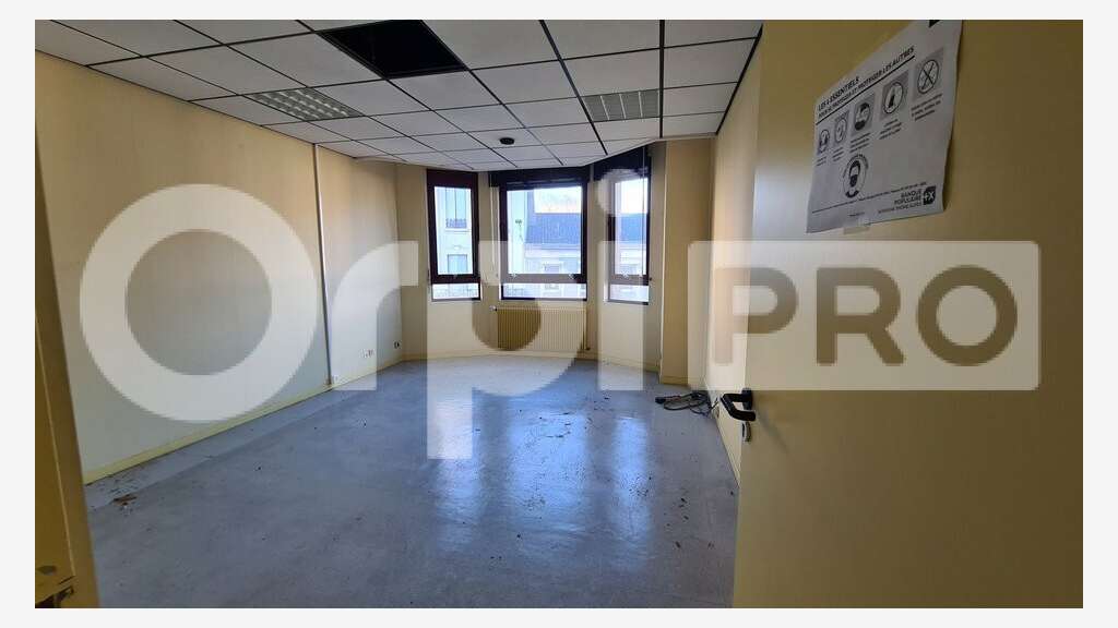 Ensemble de bureaux à louer à Montluçon