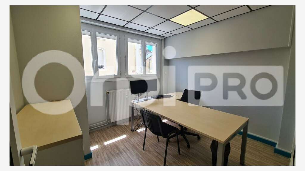 Bureau de 120m² à louer à Montluçon rue Barathon