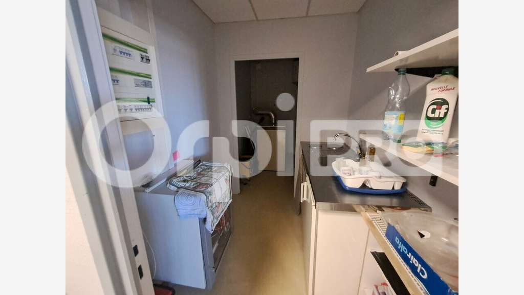 Location bureaux de 287m² + parkings à Montluçon