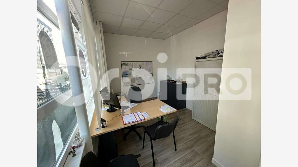 Bureau de 110m² à louer à Montluçon hyper centre