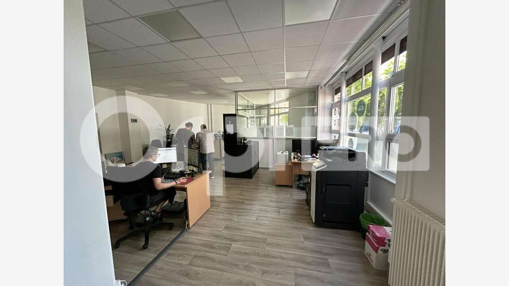 Bureau de 110m² à louer à Montluçon hyper centre
