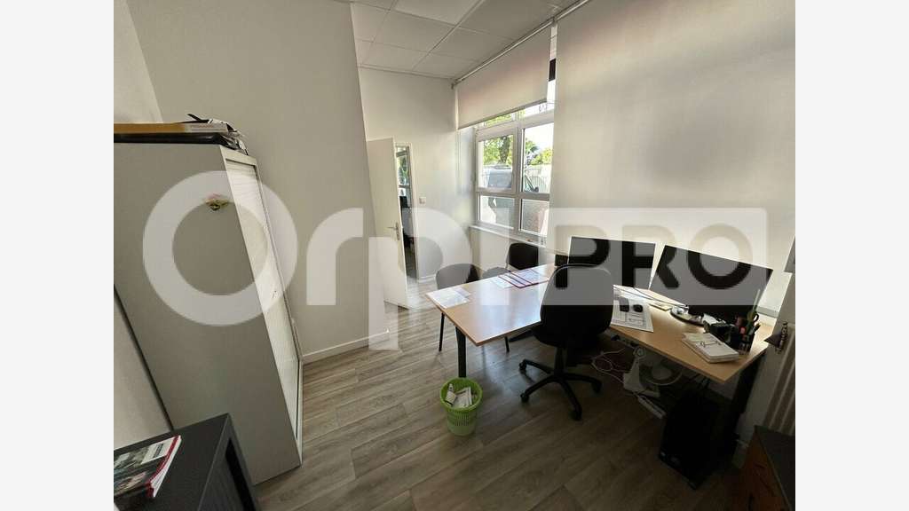Bureau de 110m² à louer à Montluçon hyper centre