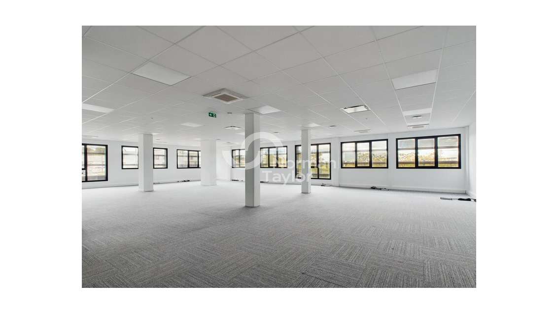A louer bureaux 1027m² à Montpellier Pole Eureka