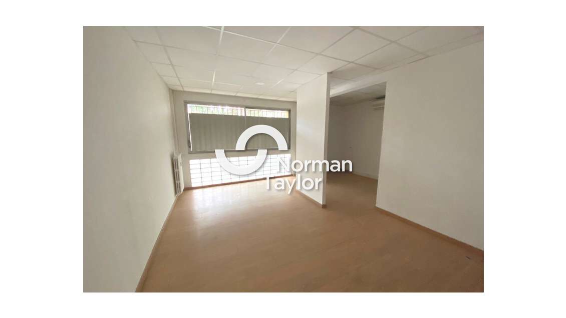 A louer bureaux aménagés 295m² RDC  à Montpellier