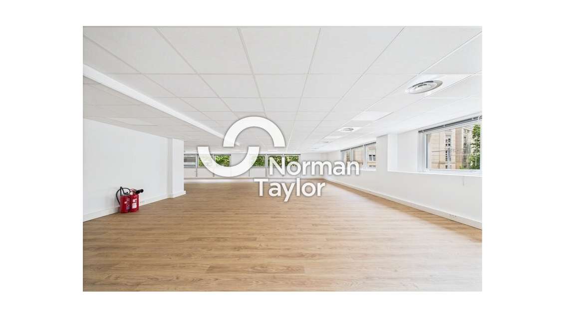 A louer bureaux 292m² à Montpellier Antigone